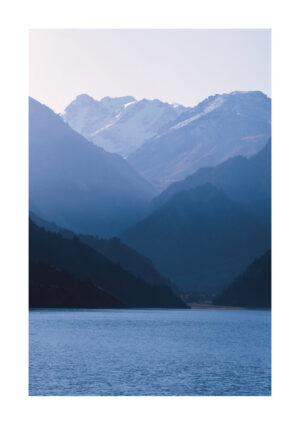 Poster Blue mountain lake Poster 1